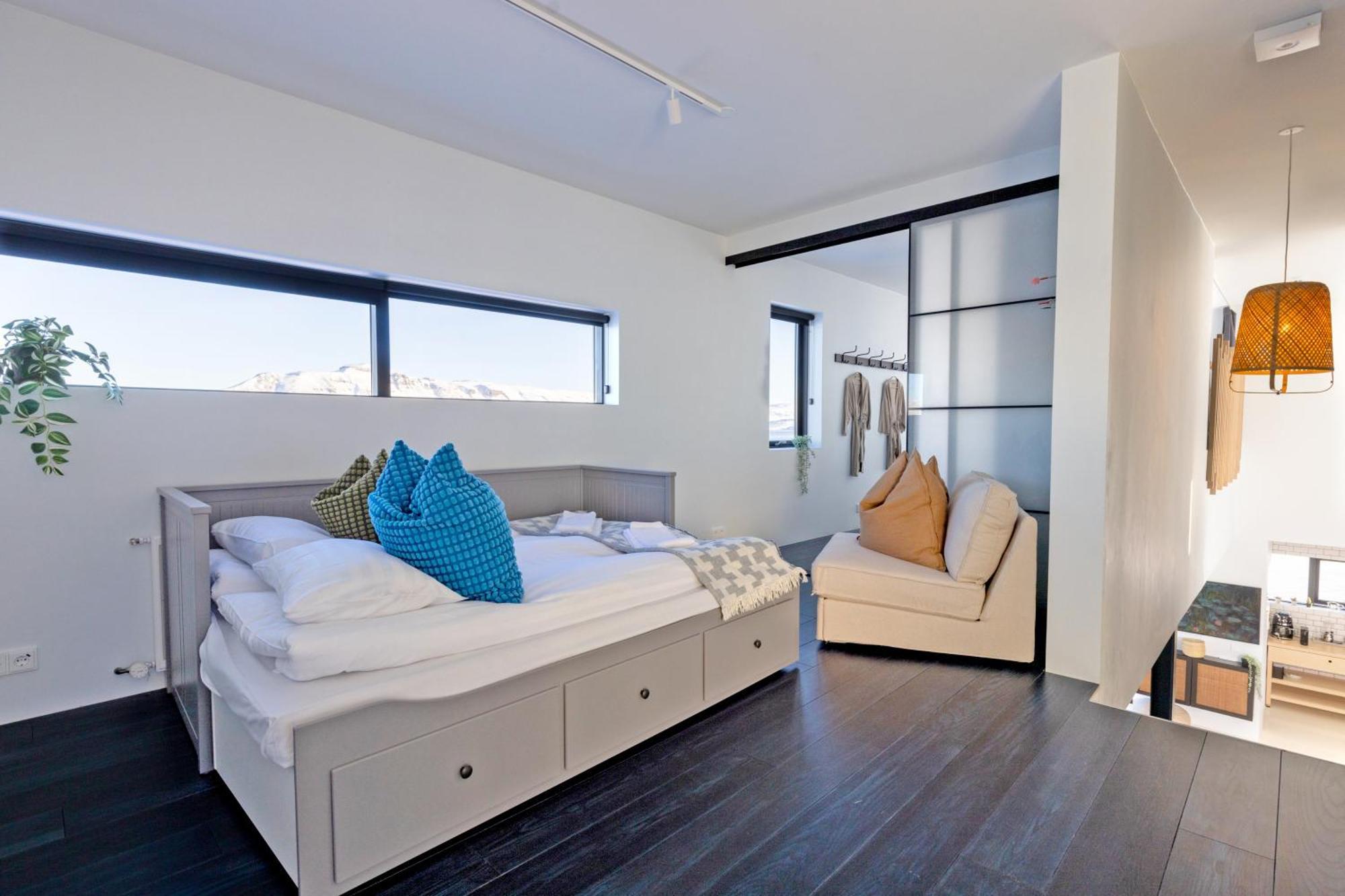The Oceanfront Private Northern Lights Holiday home Reynivellir