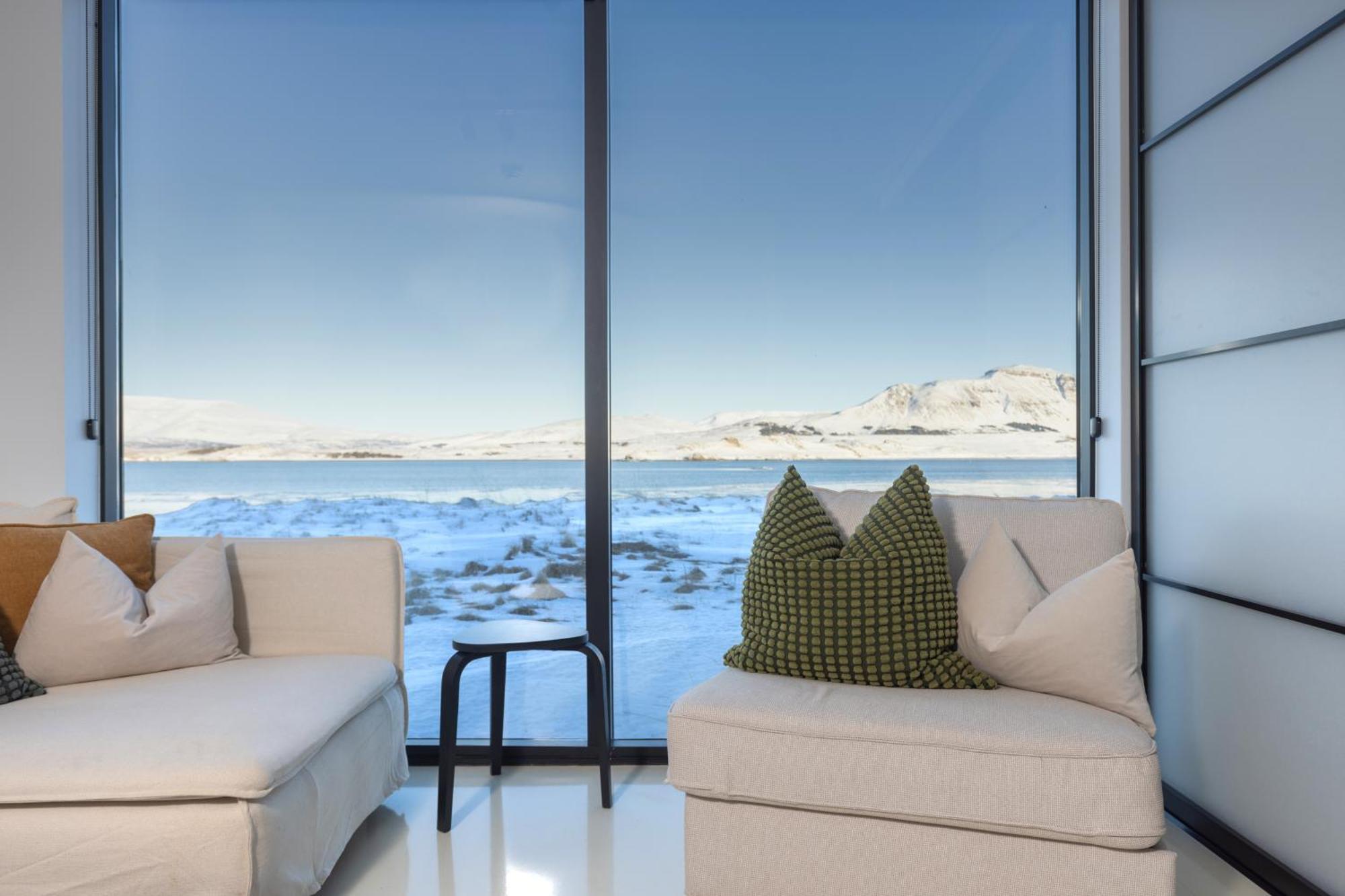 The Oceanfront Private Northern Lights *