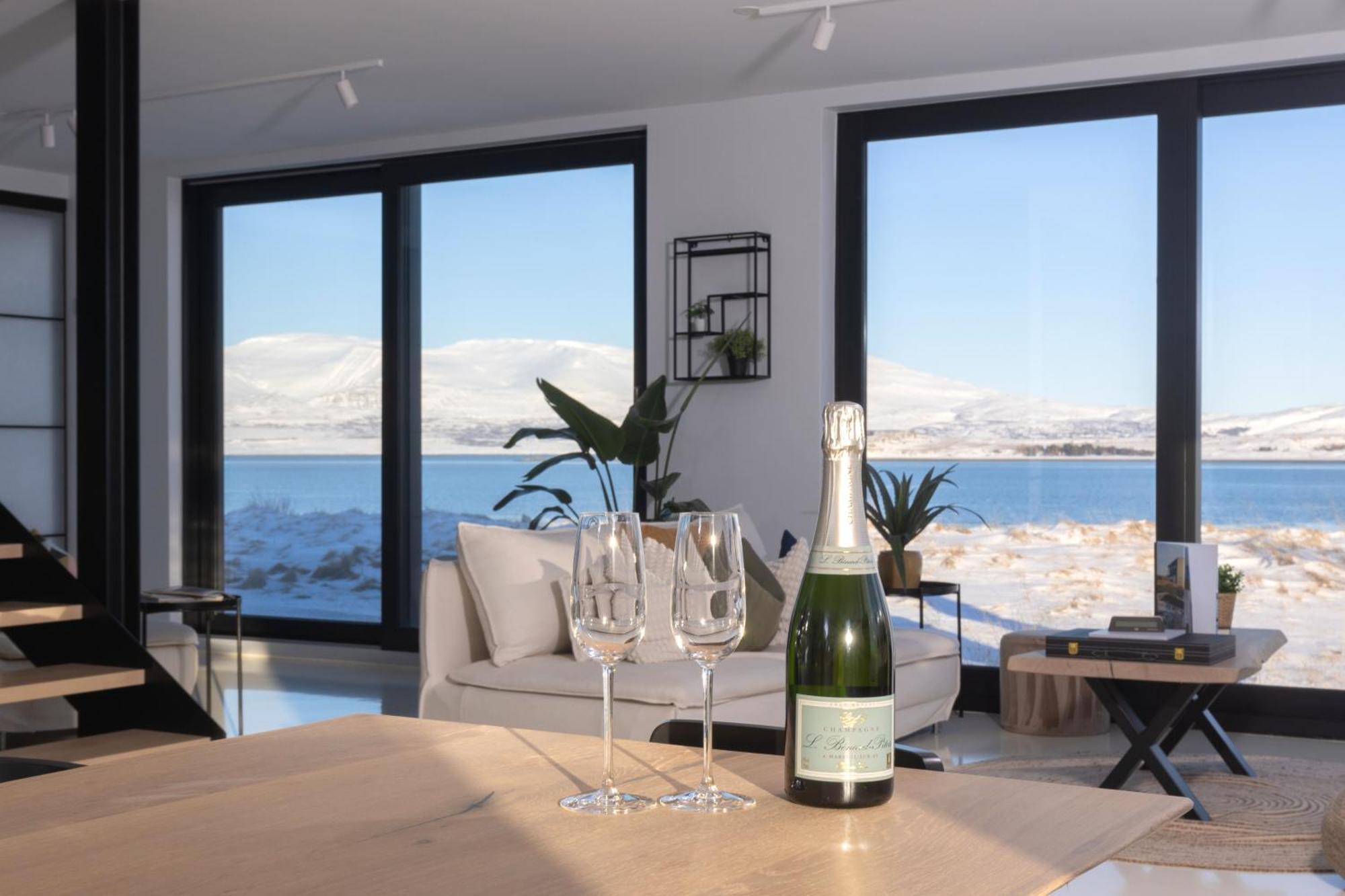 The Oceanfront Private Northern Lights *