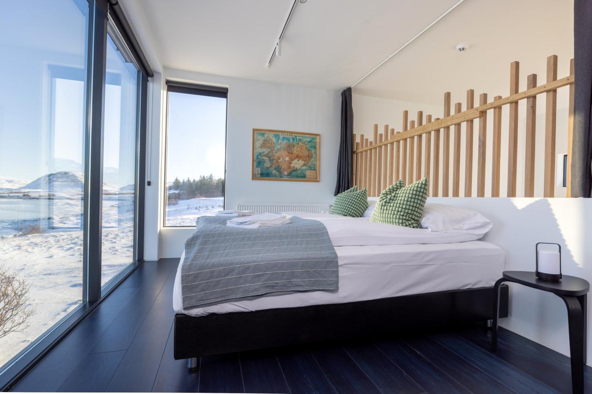 The Oceanfront Private Northern Lights Holiday home Reynivellir